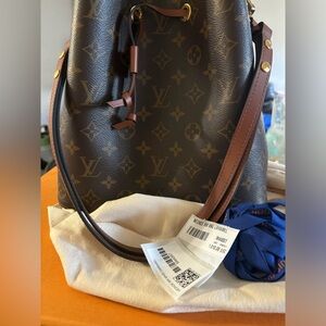 Like new authentic Louis Vuitton NeoNoe bag